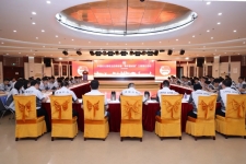 這個(gè)“青年圓桌派” 有點(diǎn)young氣