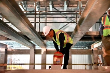 一錘定音！巨石美國(guó)年產(chǎn)8萬噸生產(chǎn)線窯爐鎖磚