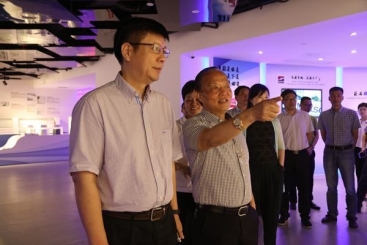 浙江省經(jīng)信委黨組書記、主任張耕一行蒞臨巨石調研