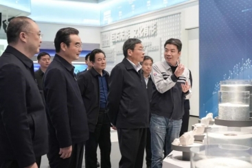 江蘇省委常委、常務(wù)副省長(zhǎng)馬欣調(diào)研巨石淮安公司